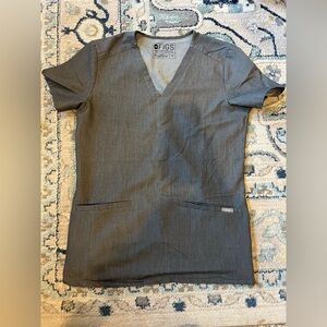 FIGS/ color:gray/ size:xs